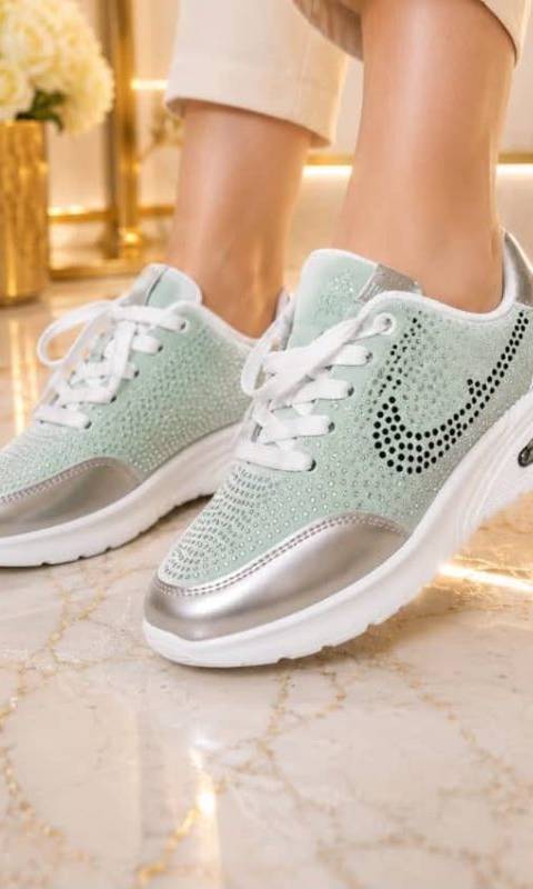 Tenis